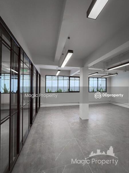 For Rent - Loft-style Office/ Retail space for Rent in Asoke, Bangkok