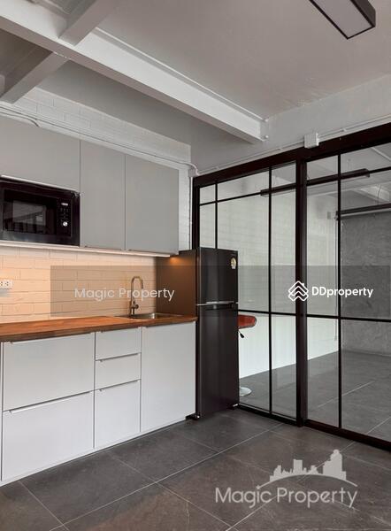 For Rent - Loft-style Office/ Retail space for Rent in Asoke, Bangkok