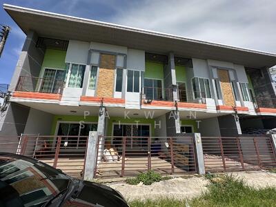 ขาย - ขายทาวน์เฮ้าส์ 2 ชั้น บ้านเปล่า ใกล้ตลาดบ้านใน ปากแพรก ดอนสัก สุราษฎร์ธานี, สุราษฎร์ธานี