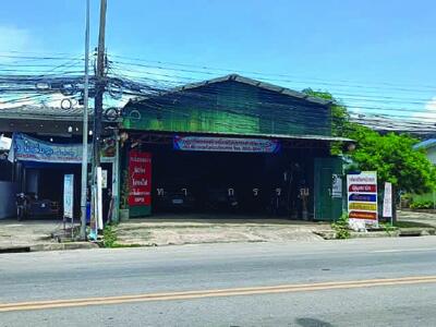 ขาย - ขายบ้านเดี่ยวราคาถูก ติดถนน ใกล้ราชภัฎลำปาง, ลำปาง