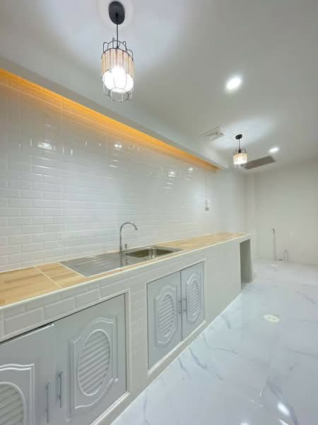 Baan Pruksa B Rangsit - Klong 3 : บ้านพฤกษา บี รังสิต-คลอง 3, ปทุมธานี, ถนนเลียบคลองสาม, คลองสาม, คลองหลวง, ปทุมธานี, 110 ตร.ม., ทาวน์เฮ้าส์ ขาย, โดย Connex Property, 60024674 - DDproperty.com
