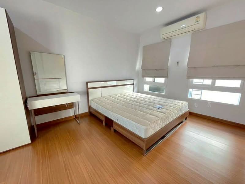บ้านกลางกรุง สาทร - เจริญราษฎร์, กรุงเทพ, บางโคล่, บางคอแหลม, กรุงเทพ, 200 ตร.ม., ทาวน์เฮ้าส์ ให้เช่า, โดย ปรินทร์ญาดา ชิณโชติ, 60025671 - DDproperty.com