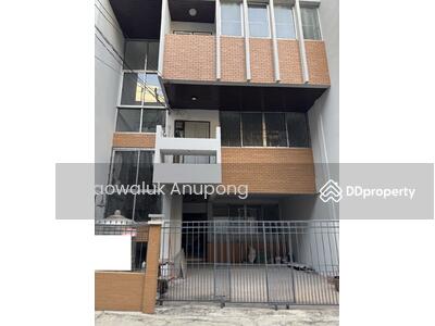 ขาย - ทาวน์โฮม 3 ชั้น สุขุมวิท 6 ใกล้รถไฟฟ้า BTS นานา, กรุงเทพ
