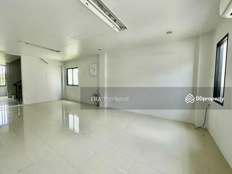 ขาย - ขาย อาคารพาณิชย์ The Regent Street Village ถนนพระยาสุเรนทร์ 170 ตร.ม., กรุงเทพ