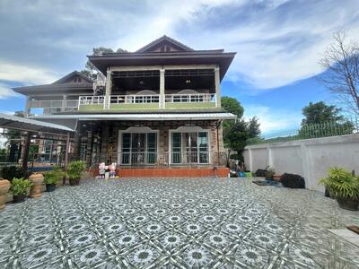 ขาย - พูลวิลล่าในซอยรุ่งโรจน์ ตำบลบางเสร่ อำเภอสัตหีบ ชลบุรี (วิวภูเขา), ชลบุรี