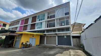 ขาย - ขายอาคารพาณิชย์ 3.5 ชั้นพร้อมผู้เช่า เนื้อที่ 51 ตร.ว. หลังมุม ตั้งอยู่ในซอยสายไหมซอย 6, กรุงเทพ