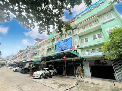 ขาย - อาคารพาณิชย์ 5 ชั้น 32 ตร.ว. อาคารพาณิชย์ ถนนดินแดง1 ซอยทรงดวง ถนนดินแดง1 ถนนจตุรทิศ เขตดินแดง, กรุงเทพ