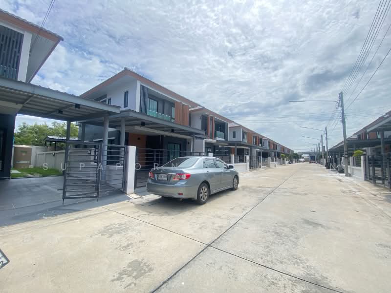 บ้านแฝดสไตล์บ้านเดี่ยว โครงการรุ่งเรืองวิลล่า คลอง 3 ปทุมธานี, ปทุมธานี, ลาดสวาย, ลำลูกกา, ปทุมธานี, 150 ตร.ม., บ้านเดี่ยว ให้เช่า, โดย Supaporn Sekajarn, 60027158 - DDproperty.com