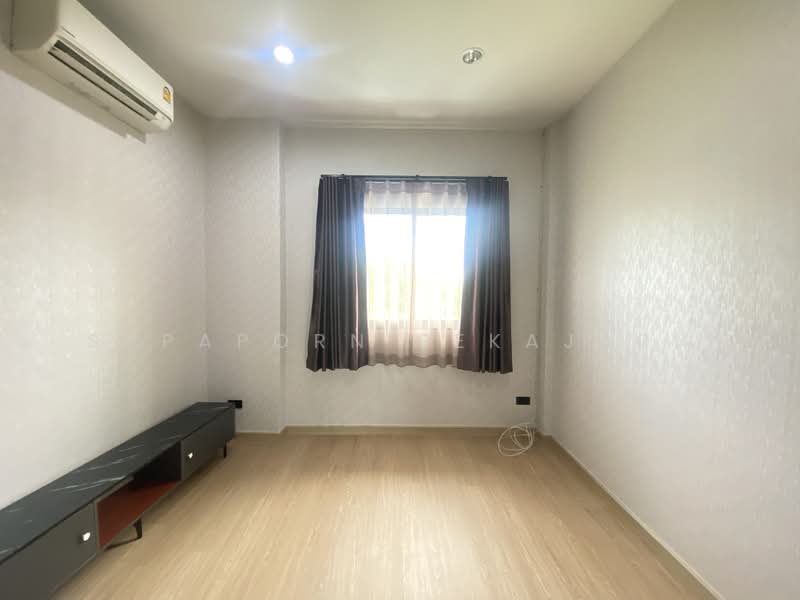 บ้านแฝดสไตล์บ้านเดี่ยว โครงการรุ่งเรืองวิลล่า คลอง 3 ปทุมธานี, Pathum Thani, Lat Sawai, Lam Luk Ka, Pathum Thani, 4 Bedrooms, 150 sqm, Single Detached House For Rent, by Supaporn Sekajarn, 60027158 - DDproperty.com