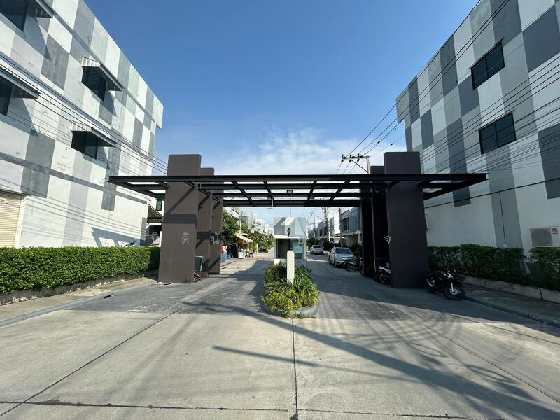 For Sale - The Ozone Theparak-Bangbor, Samut Prakan