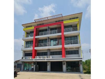 ขาย - ขายและให้เช่าอาคารพาณิชย์หรู 3.5 ชั้น ใกล้สี่แยกบางน้ำเปรี้ยว อ.บางน้ำเปรี้ยว จ.ฉะเชิงเทรา, ฉะเชิงเทรา