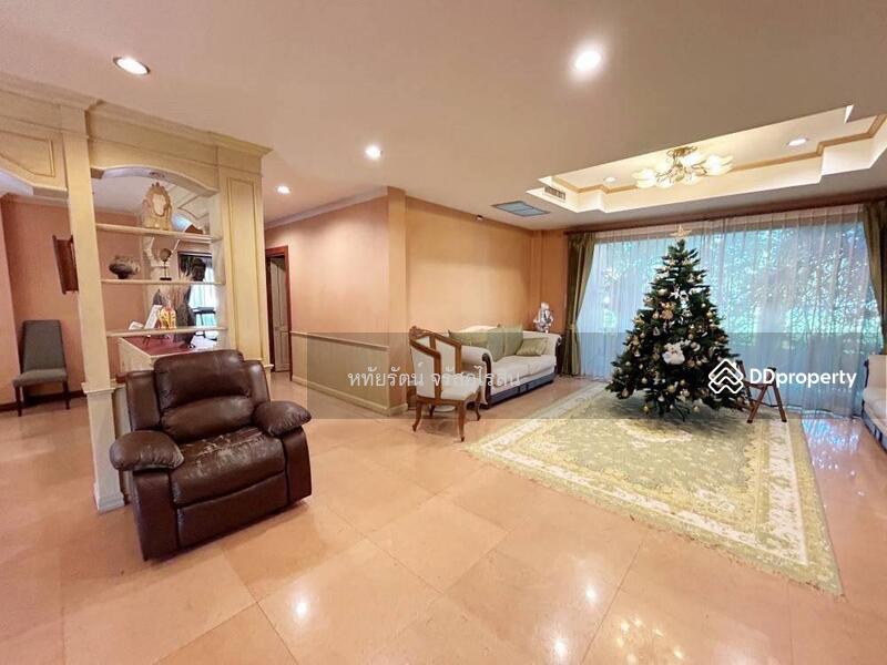 For Sale - Grand pool villa, great location close to Meechok Plaza, City Hall, Central Festival, Chiang Mai