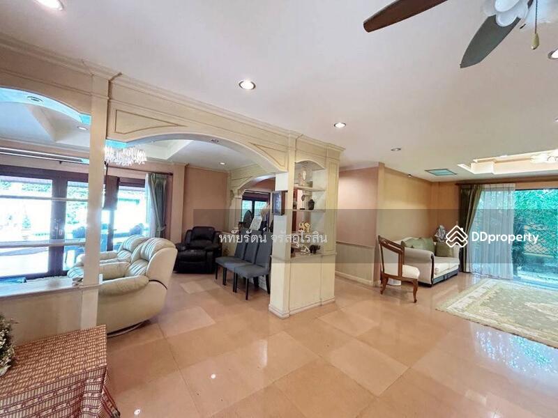 For Sale - Grand pool villa, great location close to Meechok Plaza, City Hall, Central Festival, Chiang Mai