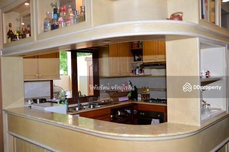 For Sale - Grand pool villa, great location close to Meechok Plaza, City Hall, Central Festival, Chiang Mai