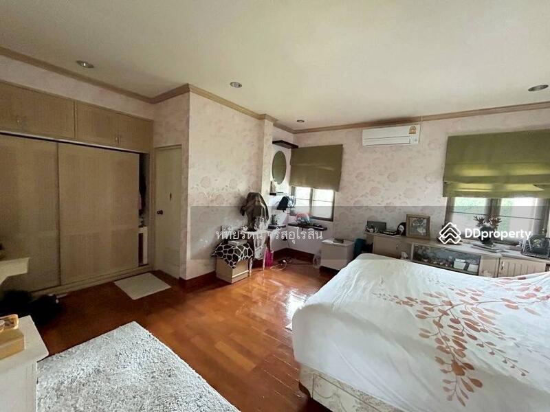 For Sale - Grand pool villa, great location close to Meechok Plaza, City Hall, Central Festival, Chiang Mai