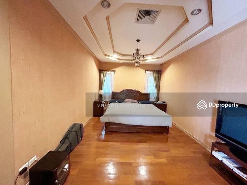 For Sale - Grand pool villa, great location close to Meechok Plaza, City Hall, Central Festival, Chiang Mai