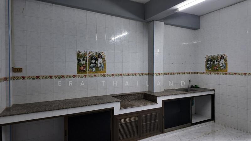 ขาย - ขายตึกแถว 2 ชั้น เนื้อที่ 88.8 ตร.ว. ติดวัดพระปฐมเจดีย์ ใจกลางเมืองนครปฐม, นครปฐม