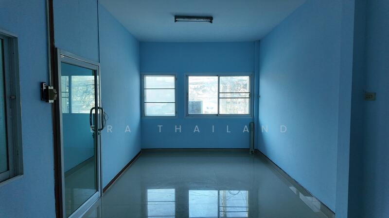 For Sale - ขายตึกแถว 2 ชั้น เนื้อที่ 88.8 ตร.ว. ติดวัดพระปฐมเจดีย์ ใจกลางเมืองนครปฐม, Nakhon Pathom