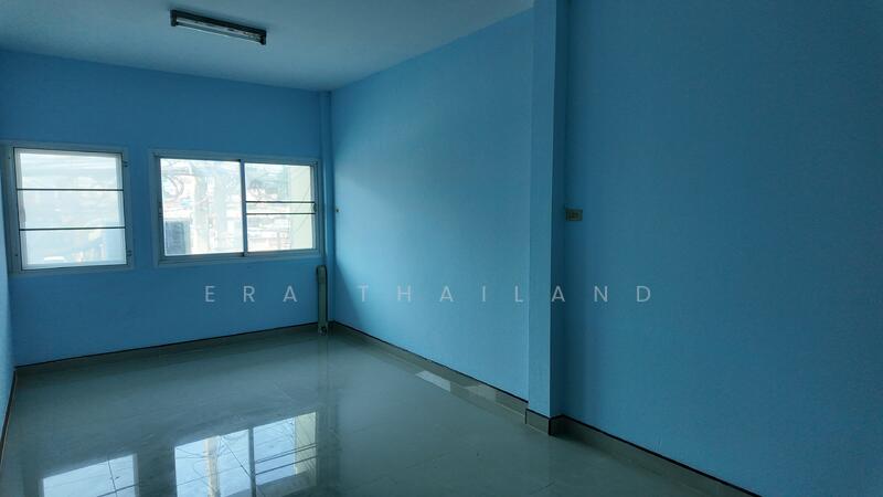 For Sale - ขายตึกแถว 2 ชั้น เนื้อที่ 88.8 ตร.ว. ติดวัดพระปฐมเจดีย์ ใจกลางเมืองนครปฐม, Nakhon Pathom