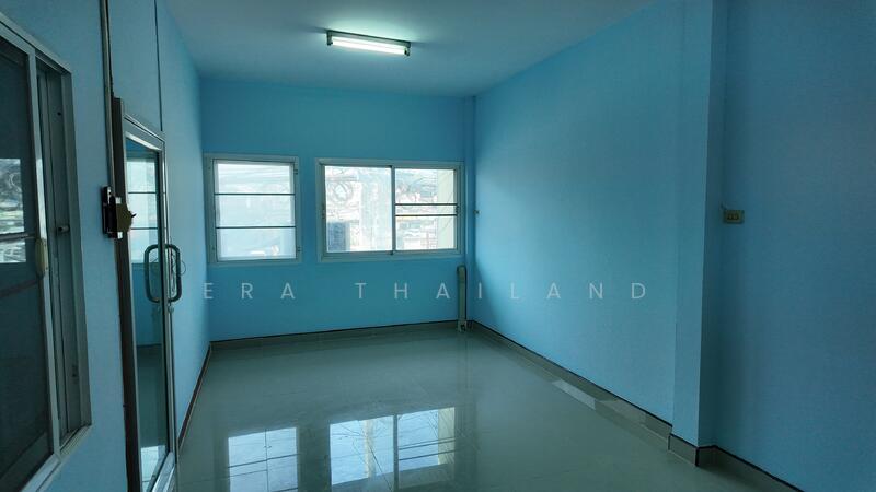 For Sale - ขายตึกแถว 2 ชั้น เนื้อที่ 88.8 ตร.ว. ติดวัดพระปฐมเจดีย์ ใจกลางเมืองนครปฐม, Nakhon Pathom