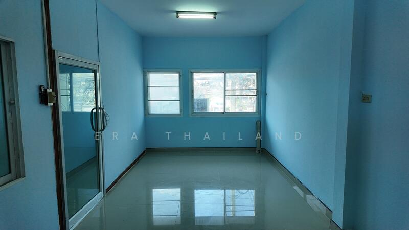 For Sale - ขายตึกแถว 2 ชั้น เนื้อที่ 88.8 ตร.ว. ติดวัดพระปฐมเจดีย์ ใจกลางเมืองนครปฐม, Nakhon Pathom