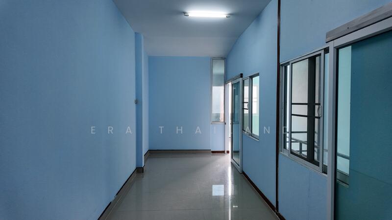 ขาย - ขายตึกแถว 2 ชั้น เนื้อที่ 88.8 ตร.ว. ติดวัดพระปฐมเจดีย์ ใจกลางเมืองนครปฐม, นครปฐม