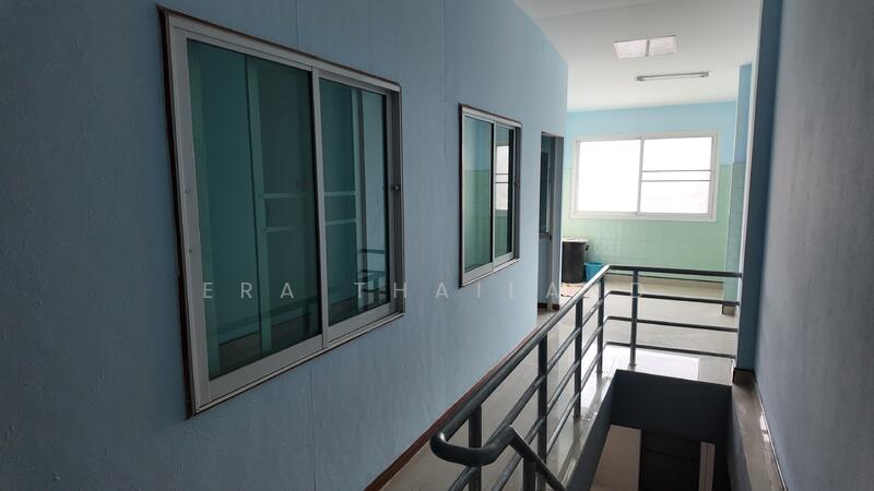 For Sale - ขายตึกแถว 2 ชั้น เนื้อที่ 88.8 ตร.ว. ติดวัดพระปฐมเจดีย์ ใจกลางเมืองนครปฐม, Nakhon Pathom