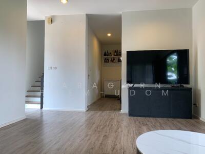 ขาย - Khlong Thanon, กรุงเทพ