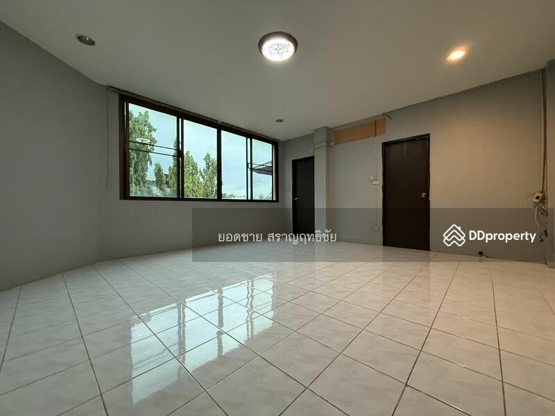 For Rent - For Rent: Office Building on Corner Lot Behind Bon Marché Market, Bangkok – 49,500 THB/Month, Bangkok
