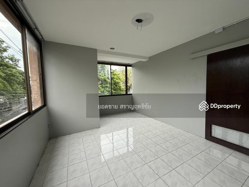 For Rent - For Rent: Office Building on Corner Lot Behind Bon Marché Market, Bangkok – 49,500 THB/Month, Bangkok