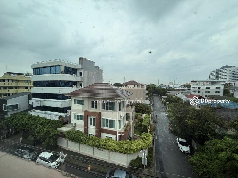 For Rent - For Rent: Office Building on Corner Lot Behind Bon Marché Market, Bangkok – 49,500 THB/Month, Bangkok