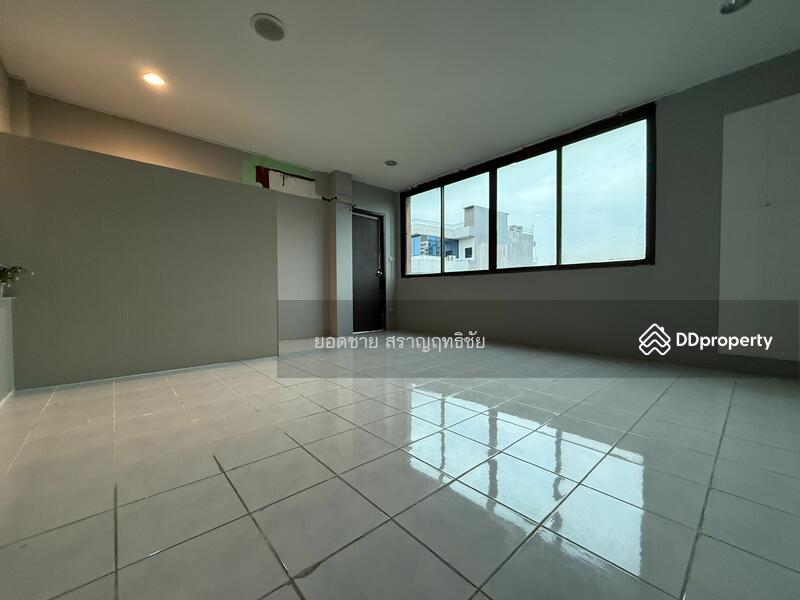 For Rent - For Rent: Office Building on Corner Lot Behind Bon Marché Market, Bangkok – 49,500 THB/Month, Bangkok