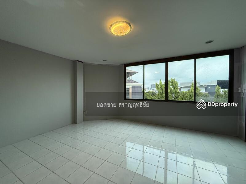 For Rent - For Rent: Office Building on Corner Lot Behind Bon Marché Market, Bangkok – 49,500 THB/Month, Bangkok
