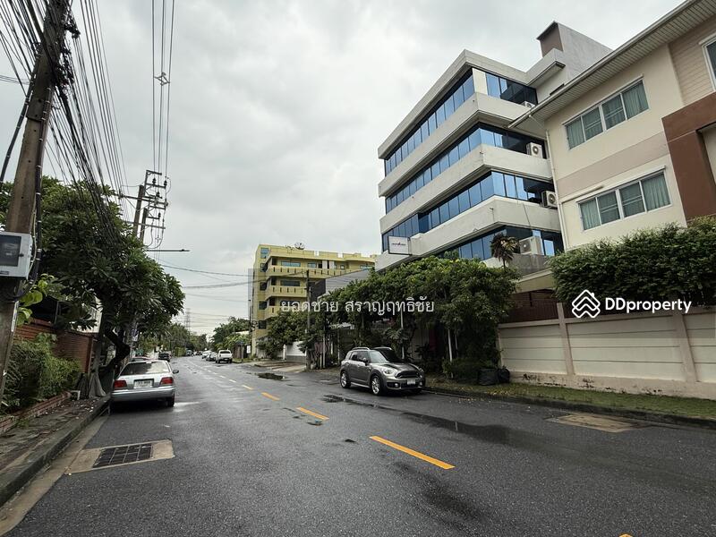 For Rent - For Rent: Office Building on Corner Lot Behind Bon Marché Market, Bangkok – 49,500 THB/Month, Bangkok