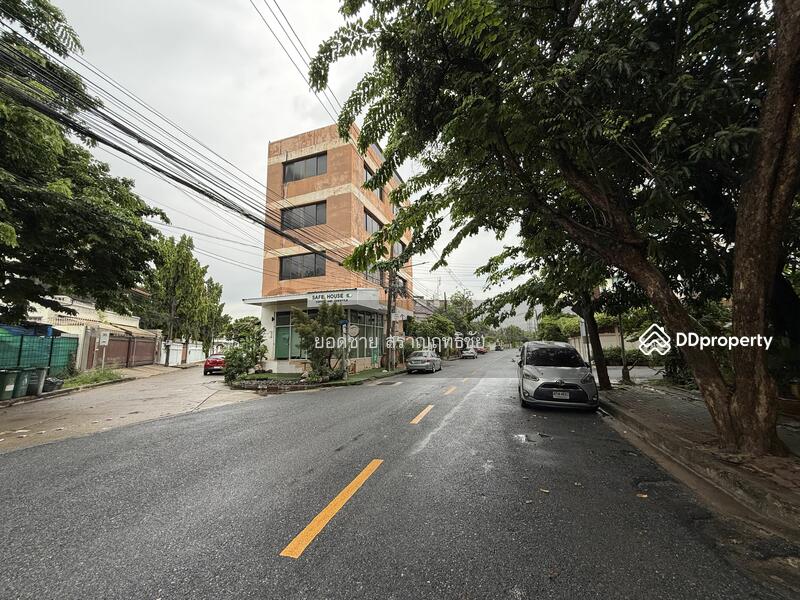 For Rent - For Rent: Office Building on Corner Lot Behind Bon Marché Market, Bangkok – 49,500 THB/Month, Bangkok