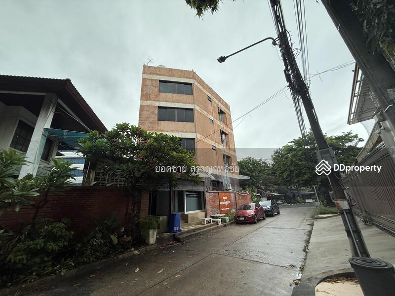 For Rent - For Rent: Office Building on Corner Lot Behind Bon Marché Market, Bangkok – 49,500 THB/Month, Bangkok