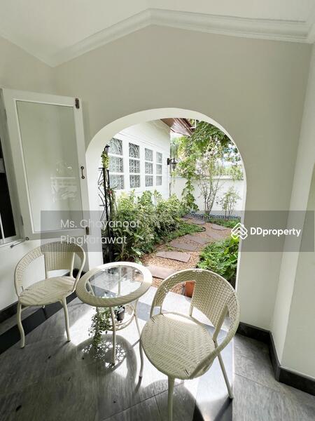 ให้เช่า - A newly renovated 4-bedroom house in Onnut for rent, กรุงเทพ