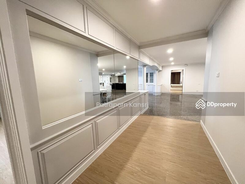 For Sale - Oriental Towers, Bangkok