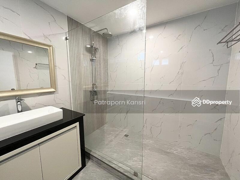 For Sale - Oriental Towers, Bangkok