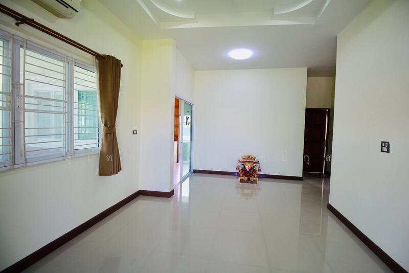 Newly Renovated Single Detached House for Sale, 100 sq.w,on Burapha Phat Road,Ban Chang, Rayong, Ban Zhang, Ban Chang, Rayong, 3 Bedrooms, 150 sqm, Single Detached House For Sale, by สุเทพ พสุวณิชย์กุล, 60031737 - DDproperty.com