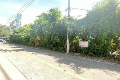 ขาย - ถนนจรัญสนิทวงศ์ ซอยจรัญสนิทวงศ์ 75 แยก 25 แขวงบางพลัด เขตบางพลัด กรุงเทพมหานคร 10700, กรุงเทพ