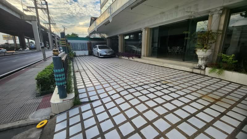 ขาย / ให้เช่า อาคารแสดงสินค้า 3 ชั้น 7 คูหา ติดถนนบรมราชชนนี ตรงข้าม SC Plaza (สถานีขนส่งสายใต้ใหม่), กรุงเทพ, บรมราชชนนี, บางระมาด, ตลิ่งชัน, กรุงเทพ, 740 ตร.ม., ตึกแถว-อาคารพาณิชย์ ขาย, โดย วินเนอร์ [แว่น].[Jennie], 60032111 - DDproperty.com