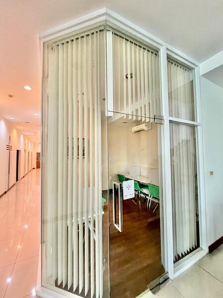 For Sale - Office building for sale for clinic or hospital, Ratchada 4 near Ratchayothin, Bangkok