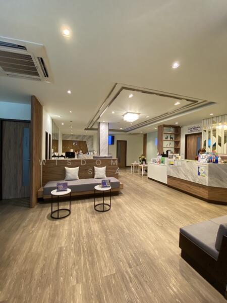 For Sale - Office building for sale for clinic or hospital, Ratchada 4 near Ratchayothin, Bangkok