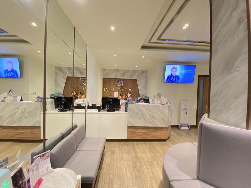 For Sale - Office building for sale for clinic or hospital, Ratchada 4 near Ratchayothin, Bangkok