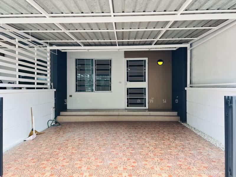 Townplus On Nut, Bangkok, On Nut - Ladkrabang Road, Lat Krabang, Bangkok, 4 Bedrooms, 157 sqm, Townhouse For Rent, by ณัฐวิชย์ จุลพันธ์, 60034129 - DDproperty.com