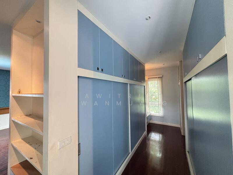 ขาย - บ้านใหญ่ 1 ไร่ ปัญญาอินทรา P4 สระว่ายน้ำส่วนตัว พื้นที่ใช้สอย 854 ตร.ม.ครอบครัวใหญ่/เปิดบริษัทสบาย, กรุงเทพ