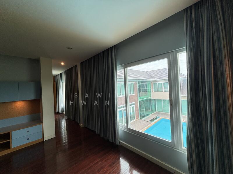 ขาย - บ้านใหญ่ 1 ไร่ ปัญญาอินทรา P4 สระว่ายน้ำส่วนตัว พื้นที่ใช้สอย 854 ตร.ม.ครอบครัวใหญ่/เปิดบริษัทสบาย, กรุงเทพ