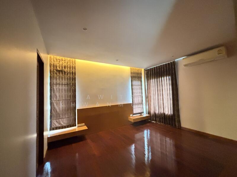 ขาย - บ้านใหญ่ 1 ไร่ ปัญญาอินทรา P4 สระว่ายน้ำส่วนตัว พื้นที่ใช้สอย 854 ตร.ม.ครอบครัวใหญ่/เปิดบริษัทสบาย, กรุงเทพ