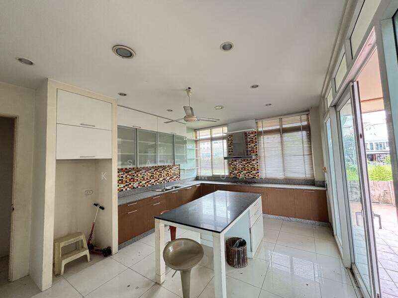 ขาย - บ้านใหญ่ 1 ไร่ ปัญญาอินทรา P4 สระว่ายน้ำส่วนตัว พื้นที่ใช้สอย 854 ตร.ม.ครอบครัวใหญ่/เปิดบริษัทสบาย, กรุงเทพ